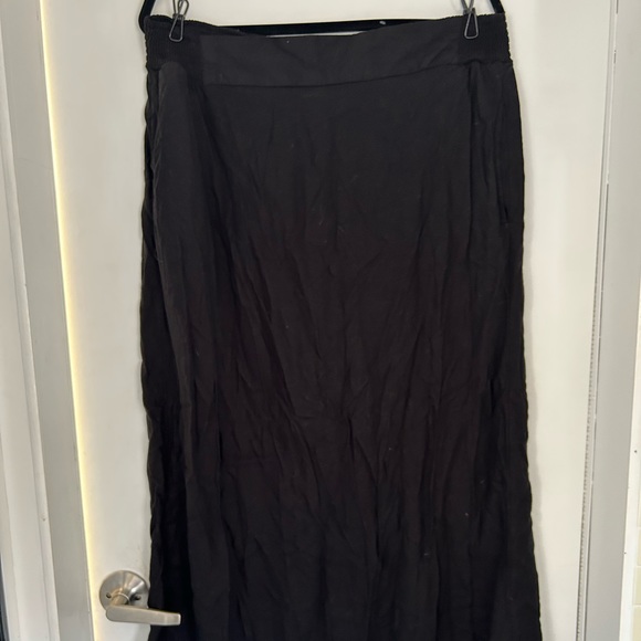 OLD NAVY - Black Maxi Skirt - Like New - Picture 1 of 2